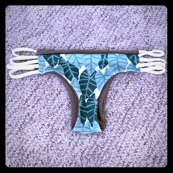 Kalokini Reversible Bikini Bottom - Picture 2 of 4